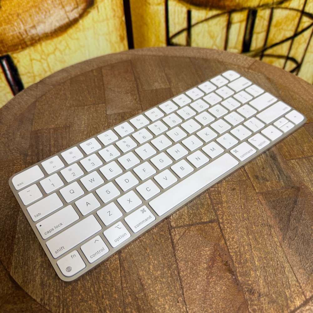 Apple Magic Keyboard Wireless White Silver Excellent 3rd Gen A2450